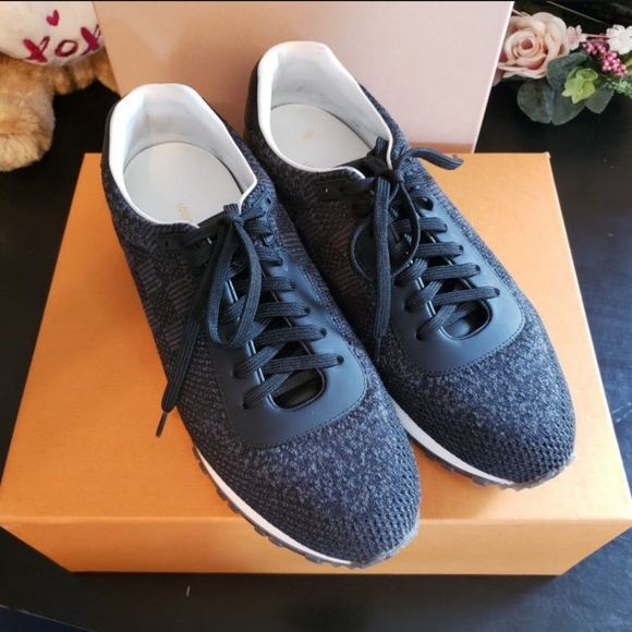 7.5 Louis Vuitton Ranaway Sneakers - Picture 1 of 4